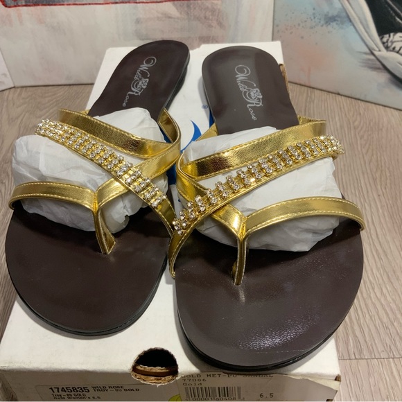 WILD ROSE size 6 Gold Metallic & Crystal Flat Sandals NIB Casual - Picture 5 of 6